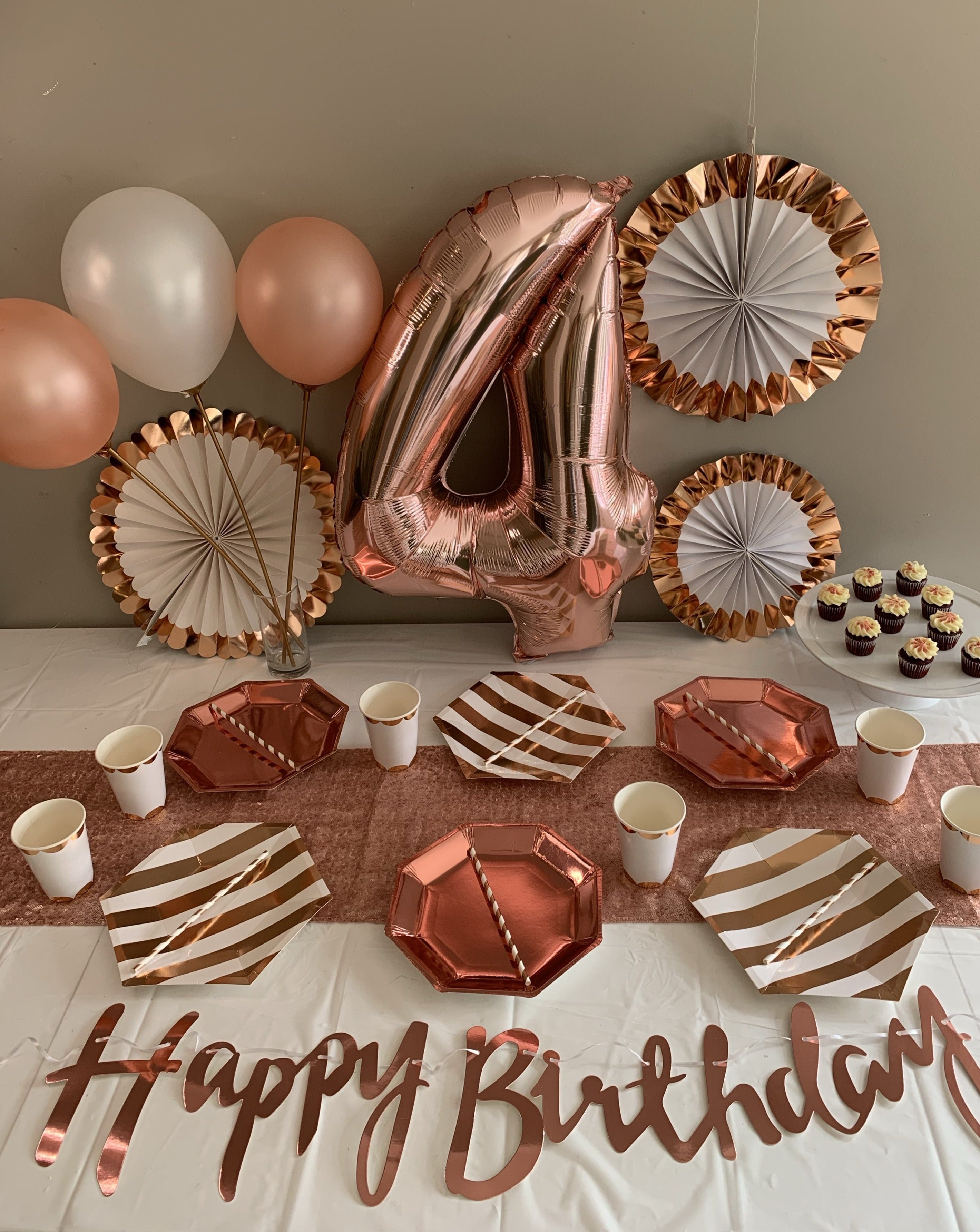 Rose gold party on sale decorations party city