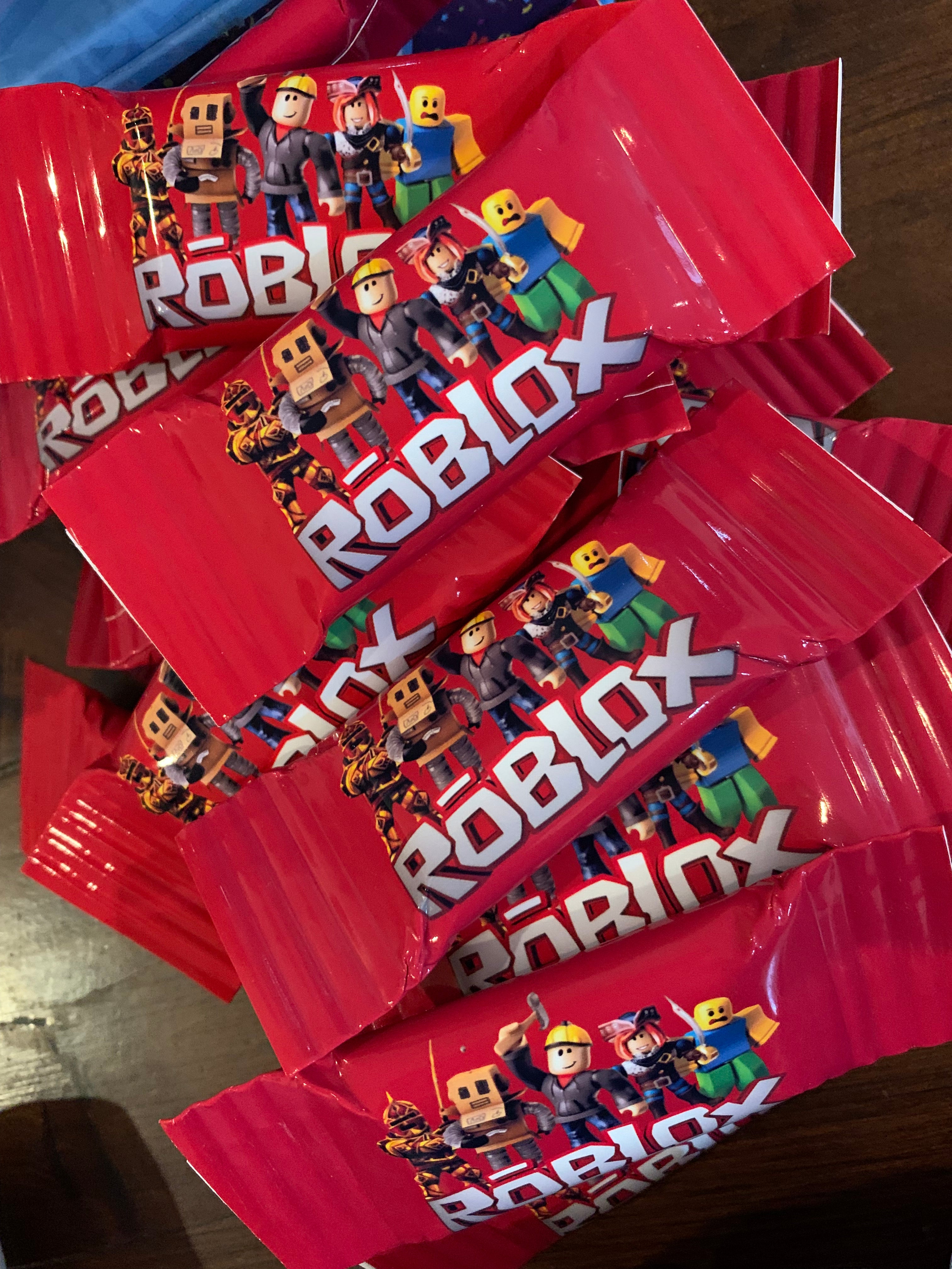 Roblox themed mini kit kats party favours nz
